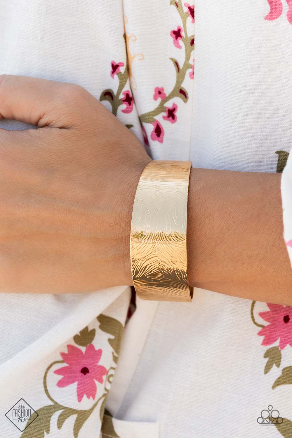 Coolly Curved Gold Bracelet