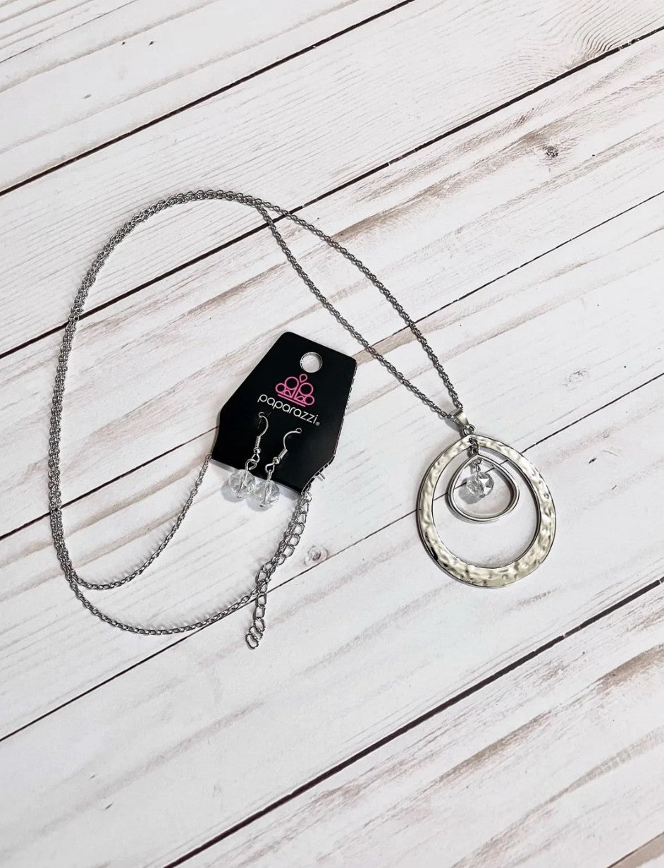 Shimmery Teardrop Necklace